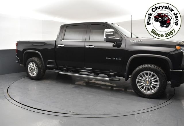 2022 Chevrolet Silverado HD High Country 4WD Crew Cab Standard Box's photo