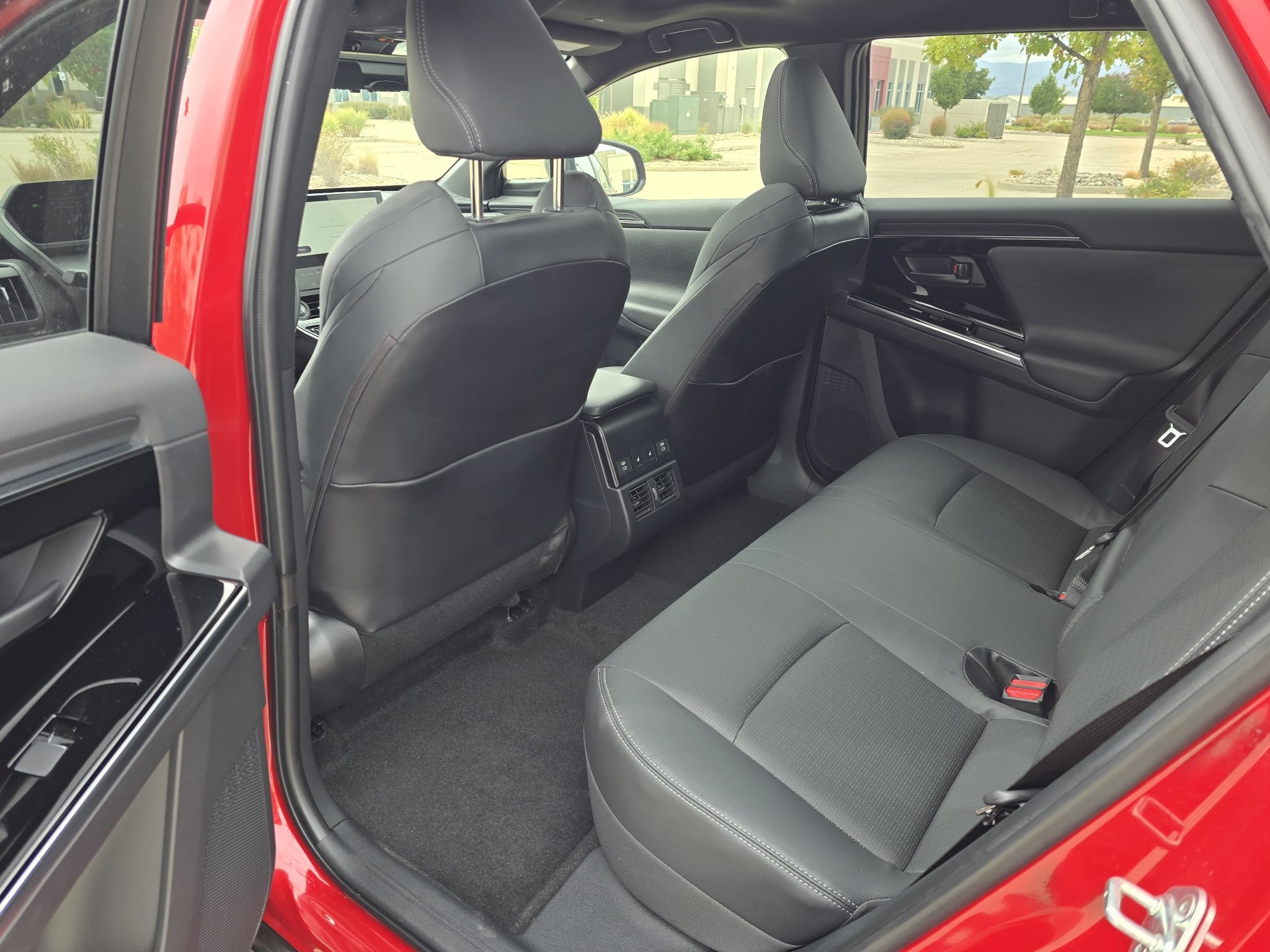 Used 2023 Elemental Red Pearl 2-Tone Subaru Touring image 16