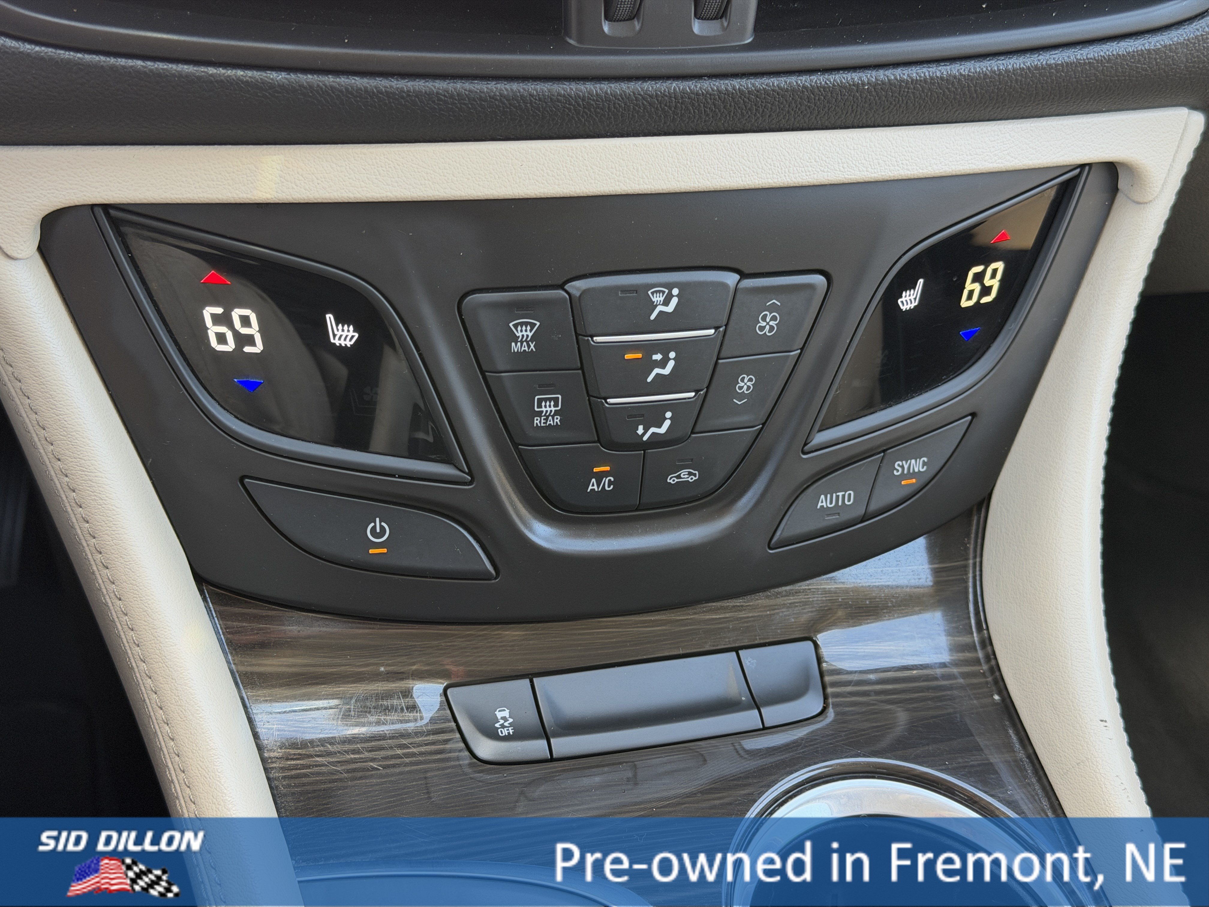 Used 2019 BRONZE ALLOY METALLIC Buick Premium image 11