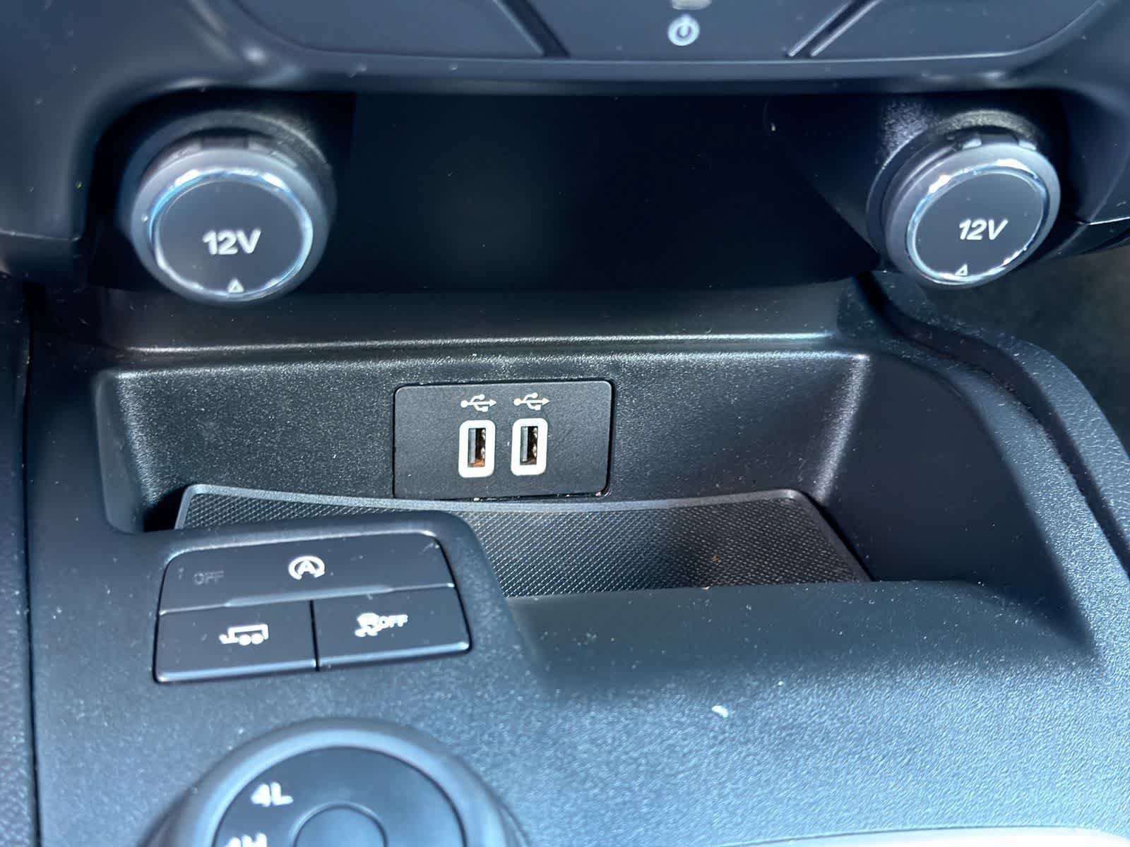 Certified Used 2020 Oxford White Ford XLT image 31