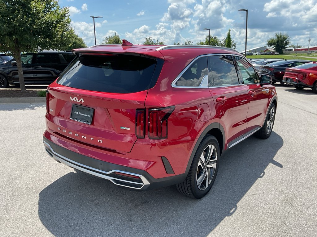 Used 2022 Runway Red Kia SX image 10