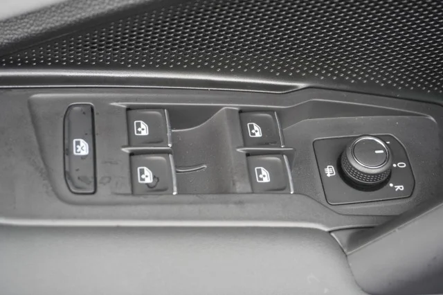 New 2026 Platinum Gray Metallic Volkswagen SE image 17