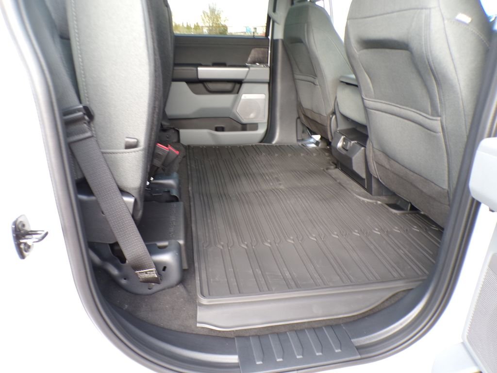 New 2026 Oxford White Ford F-350® XLT image 29