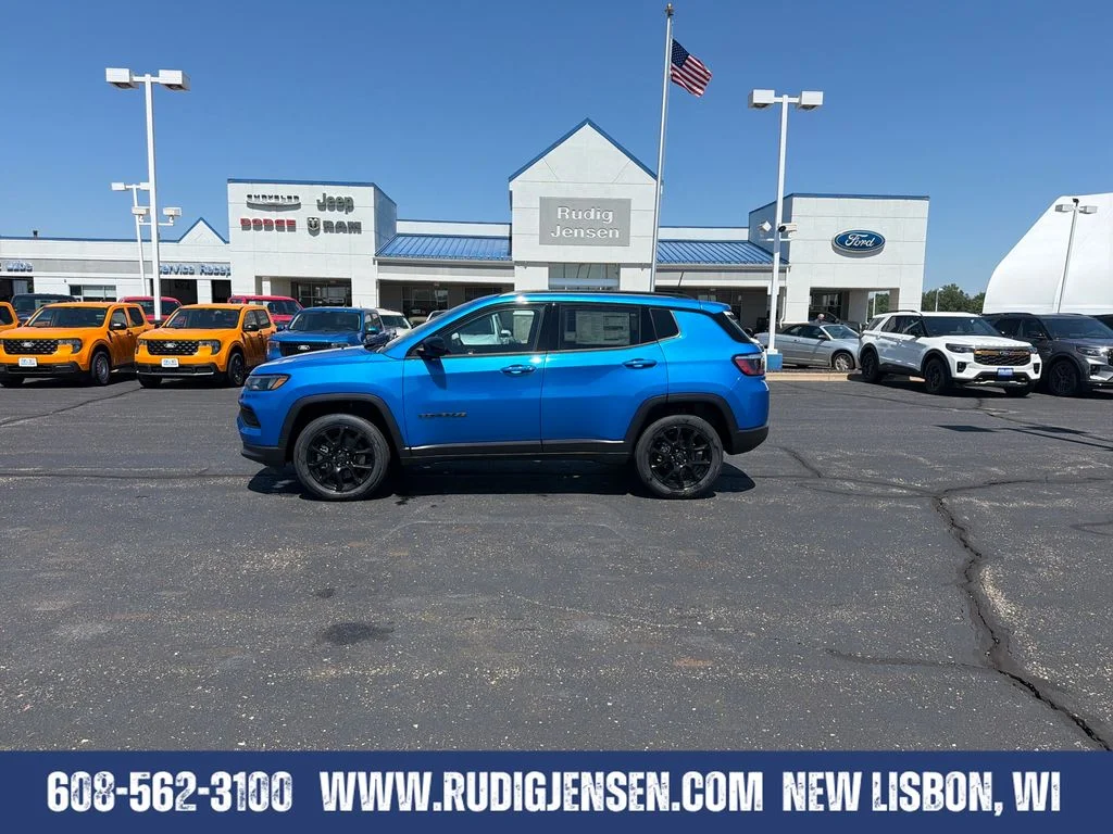 New 2026 Hydro Blue Pearlcoat Jeep Latitude image 2