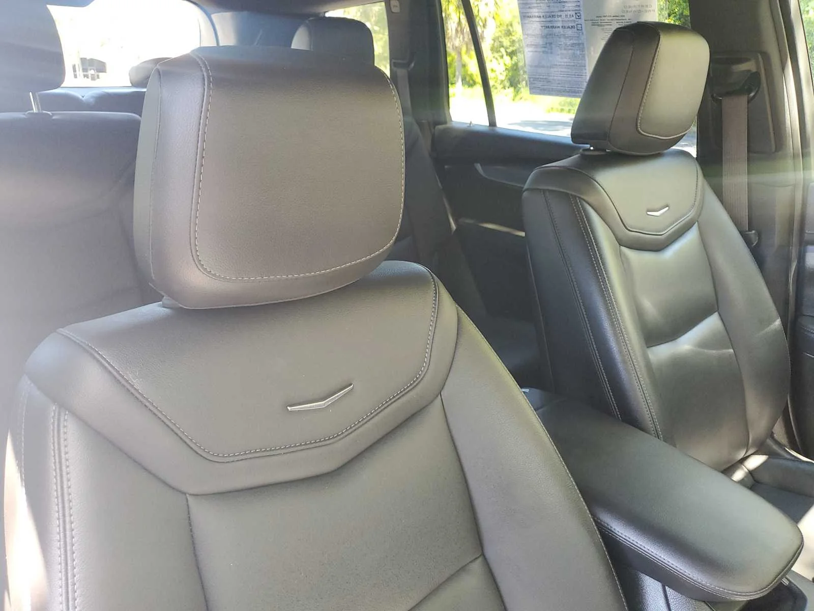 Used 2024 Crystal White Tricoat Cadillac Luxury image 18