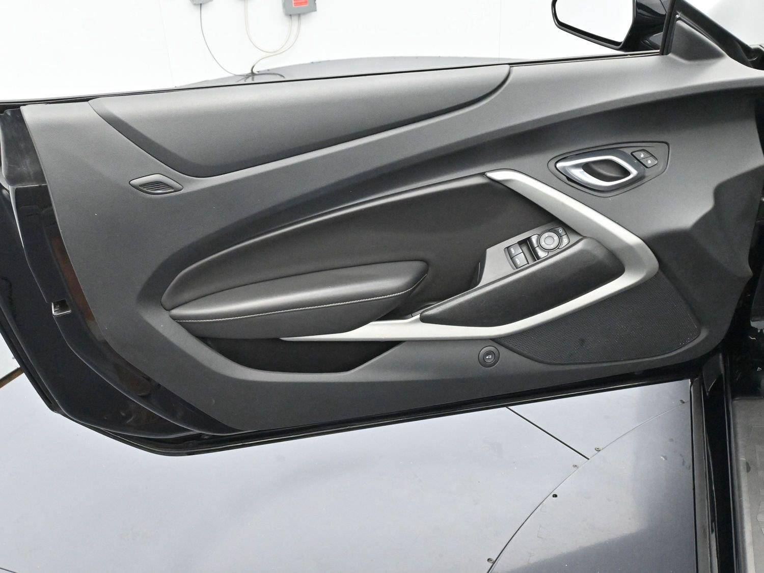 Used 2018 Black Chevrolet 1SS image 9