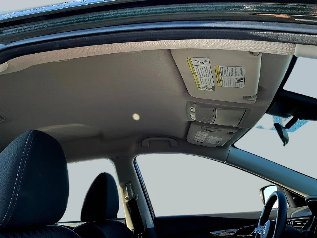 Used 2020 Midnight Pine Metallic Nissan SV image 31