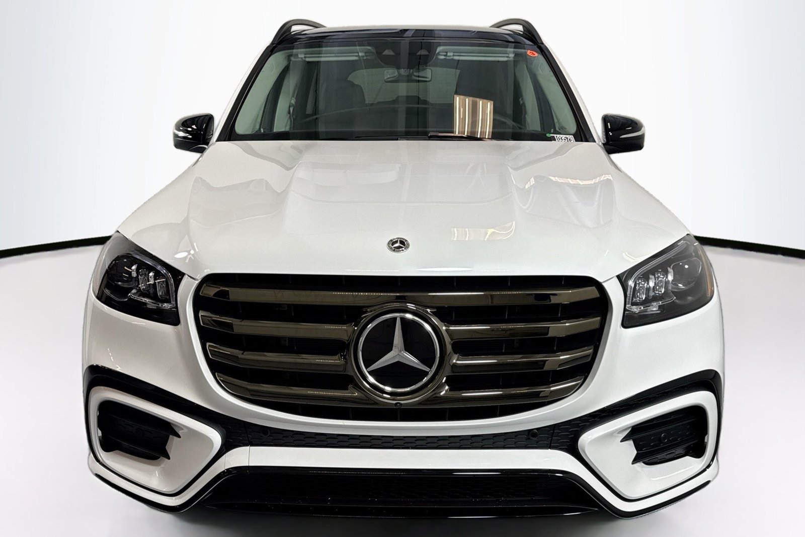New 2026 MANUFAKTUR Moonlight White Metallic Mercedes-Benz GLS 450 image 2