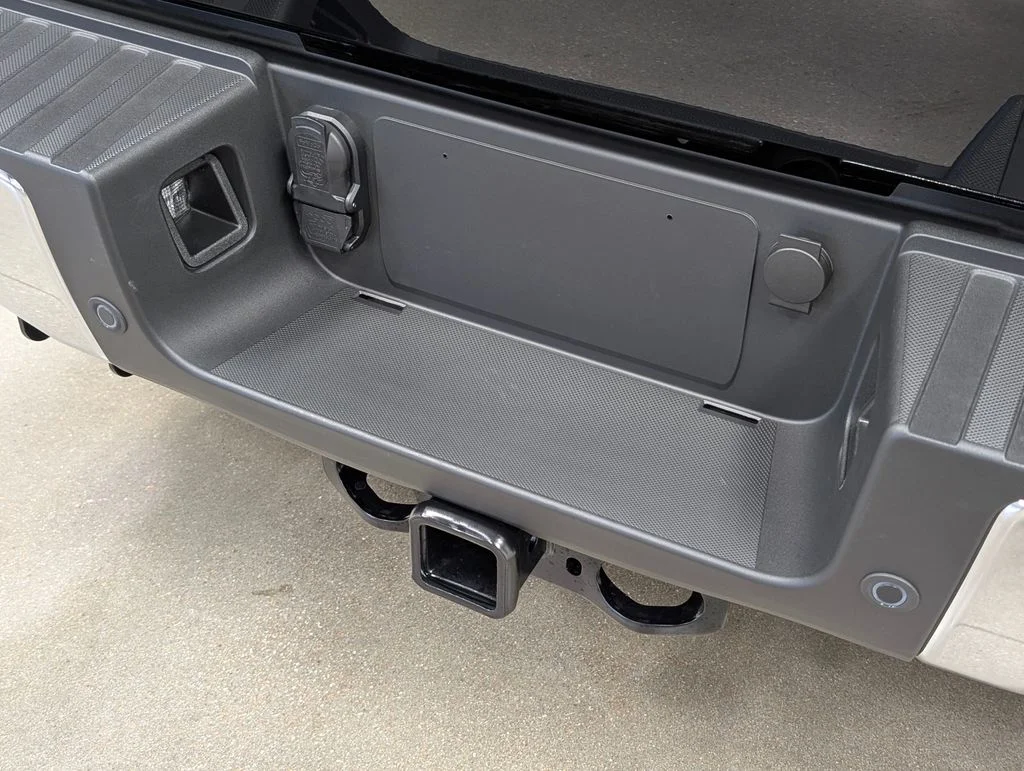 New 2026 Agate Black Metallic Ford F-350® Lariat® image 32