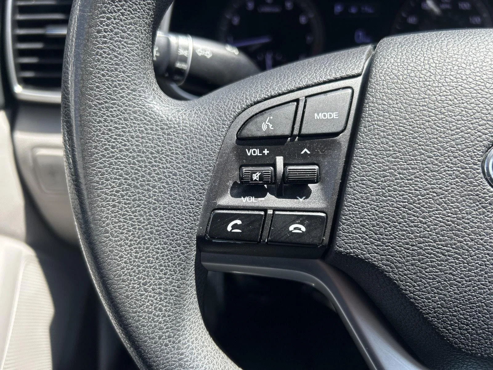 Certified Used 2019 WHITE Hyundai SE image 9