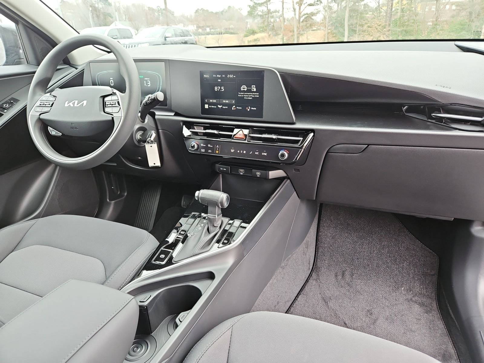 2025 Kia Niro LX - Photo 16