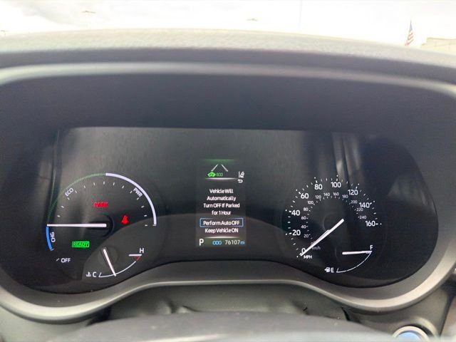 Used 2021 White Toyota XLE image 33