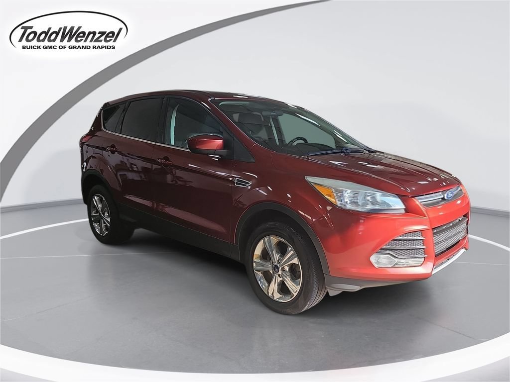 Used 2015 White Ford SE image 1