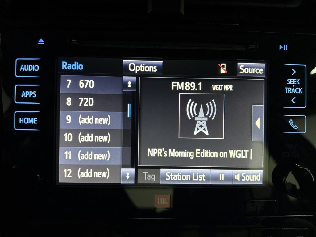 Used 2017 Pearl Toyota Four image 24