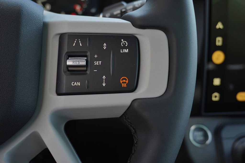 New 2026 Santorini Black Land Rover S image 16