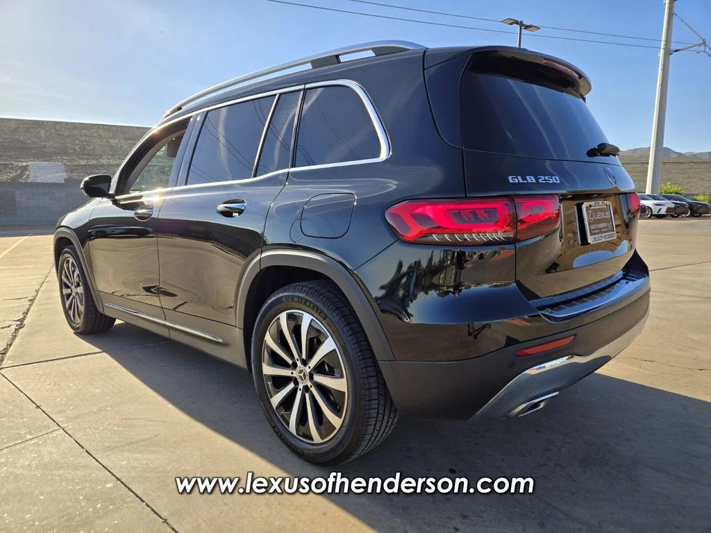 Used 2022 Black Mercedes-Benz GLB 250 image 3