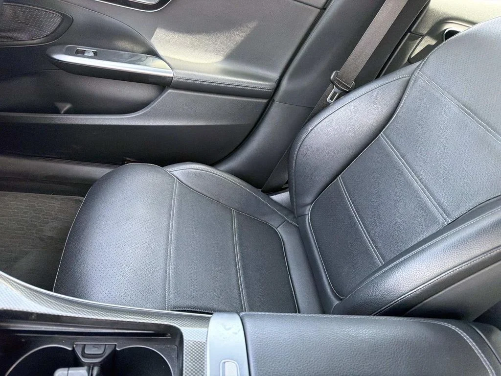 Used 2022 White Mercedes-Benz C 300 image 16