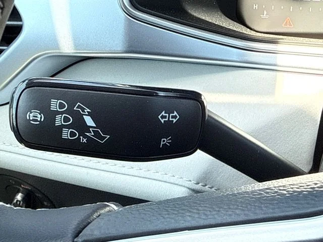New 2026 Deep Black Pearl Volkswagen 1.5T SE image 42