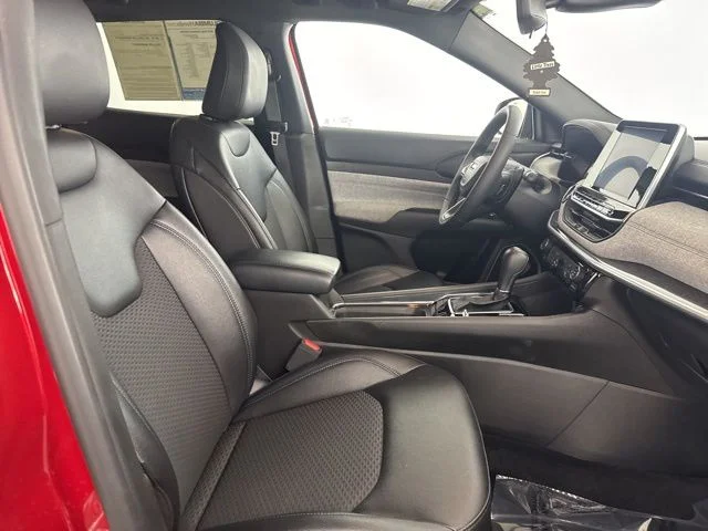Used 2025 Red Jeep Latitude image 24