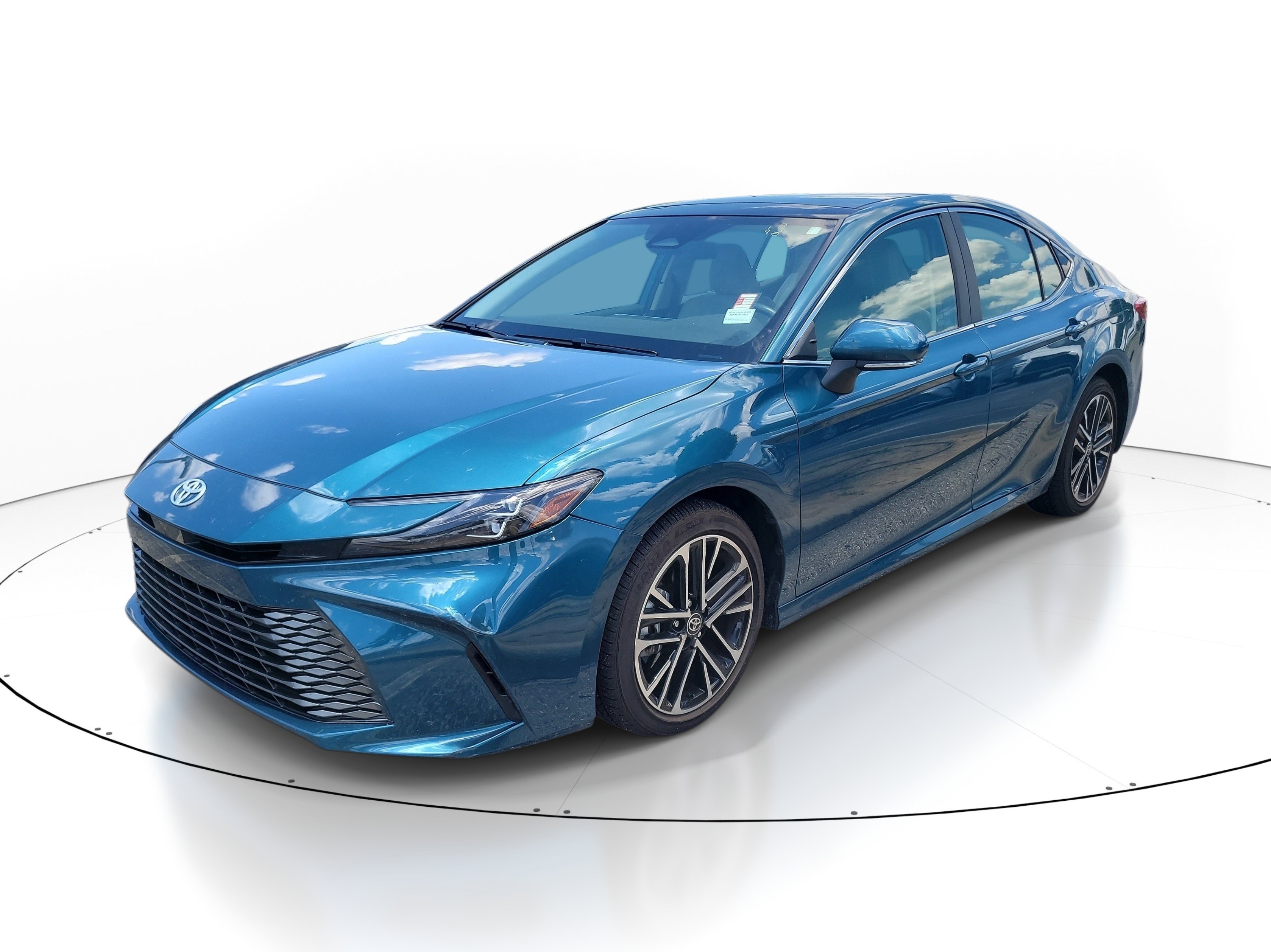 Used 2025 Ocean Gem Toyota XLE image 3