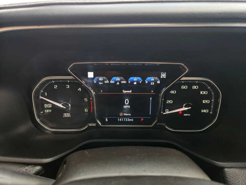 Used 2021 White Frost Tricoat GMC Denali image 16