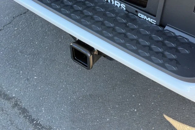 New 2026 Summit White GMC Elevation image 7