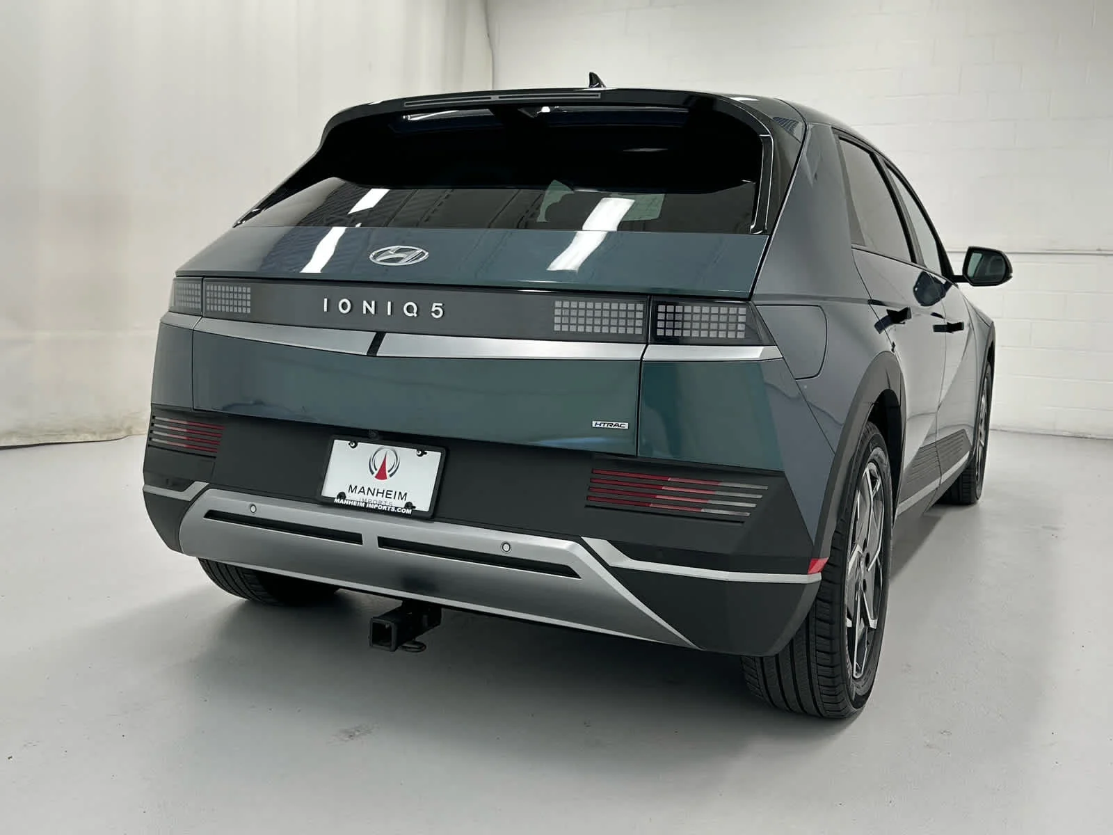 Used 2024 Digital Teal Hyundai SEL image 6