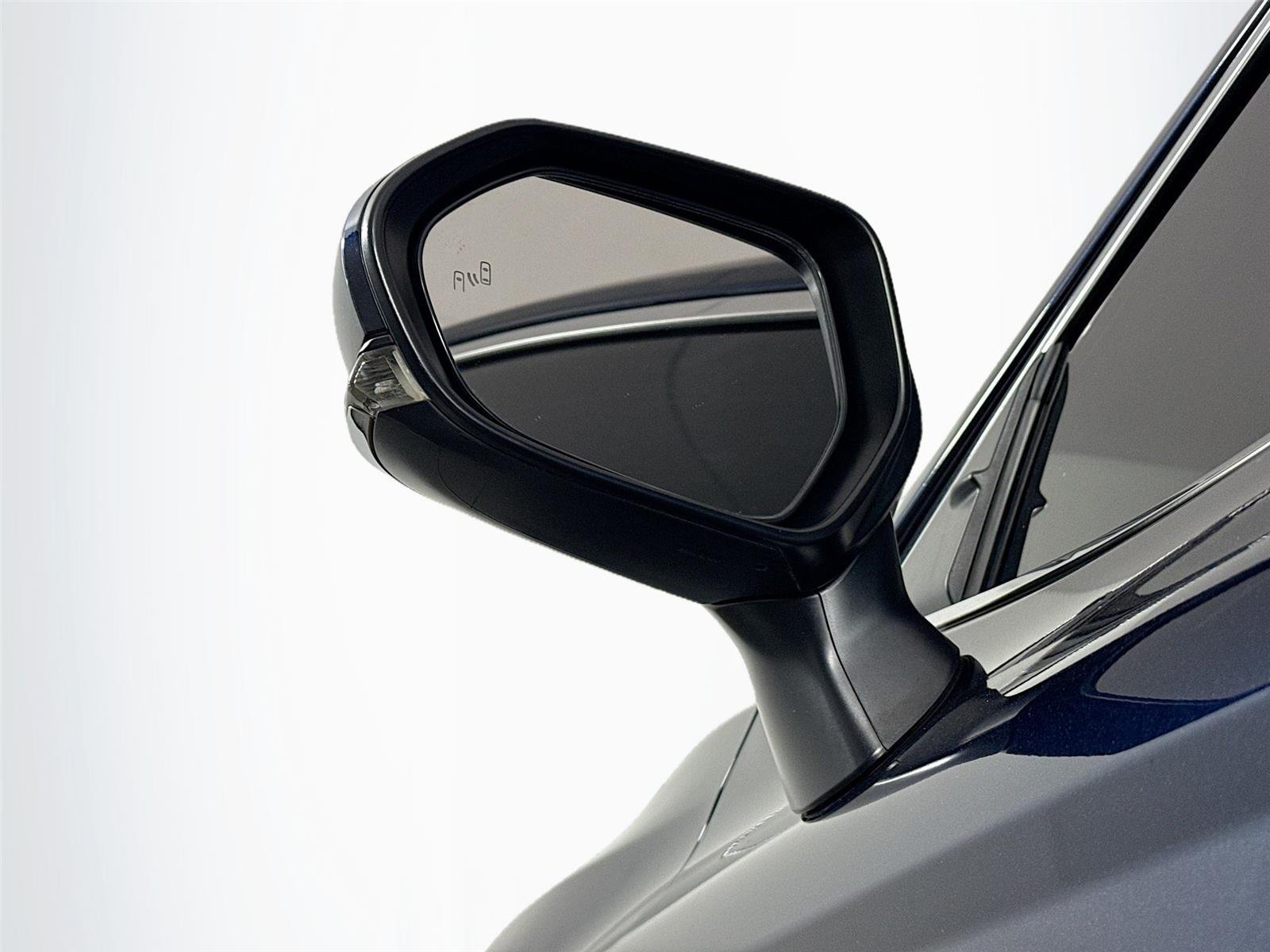 Used 2018 Galactic Aqua Mica Toyota SE image 5