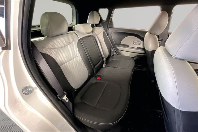 Used 2015 White Kia Plus image 13