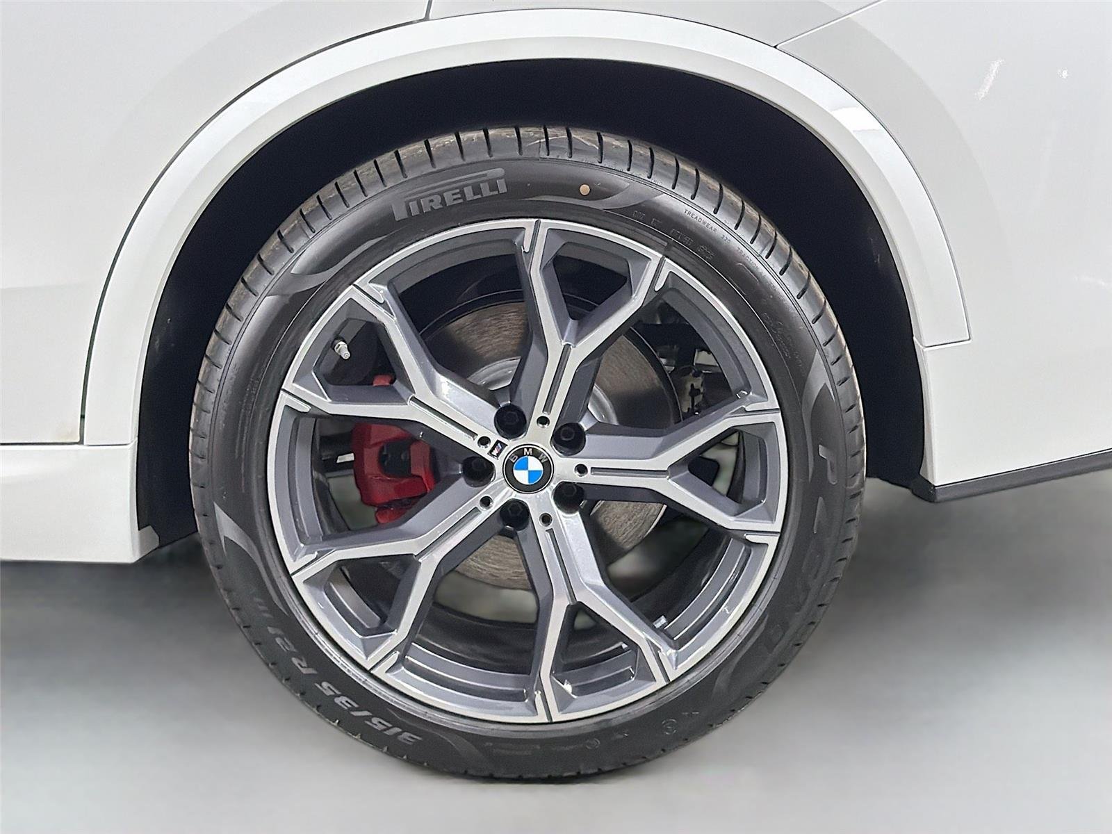 New 2026 Mineral White Metallic BMW xDrive40i image 32