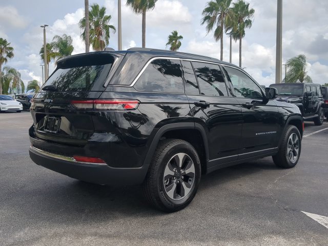Used 2025 Black Jeep 4xe image 5