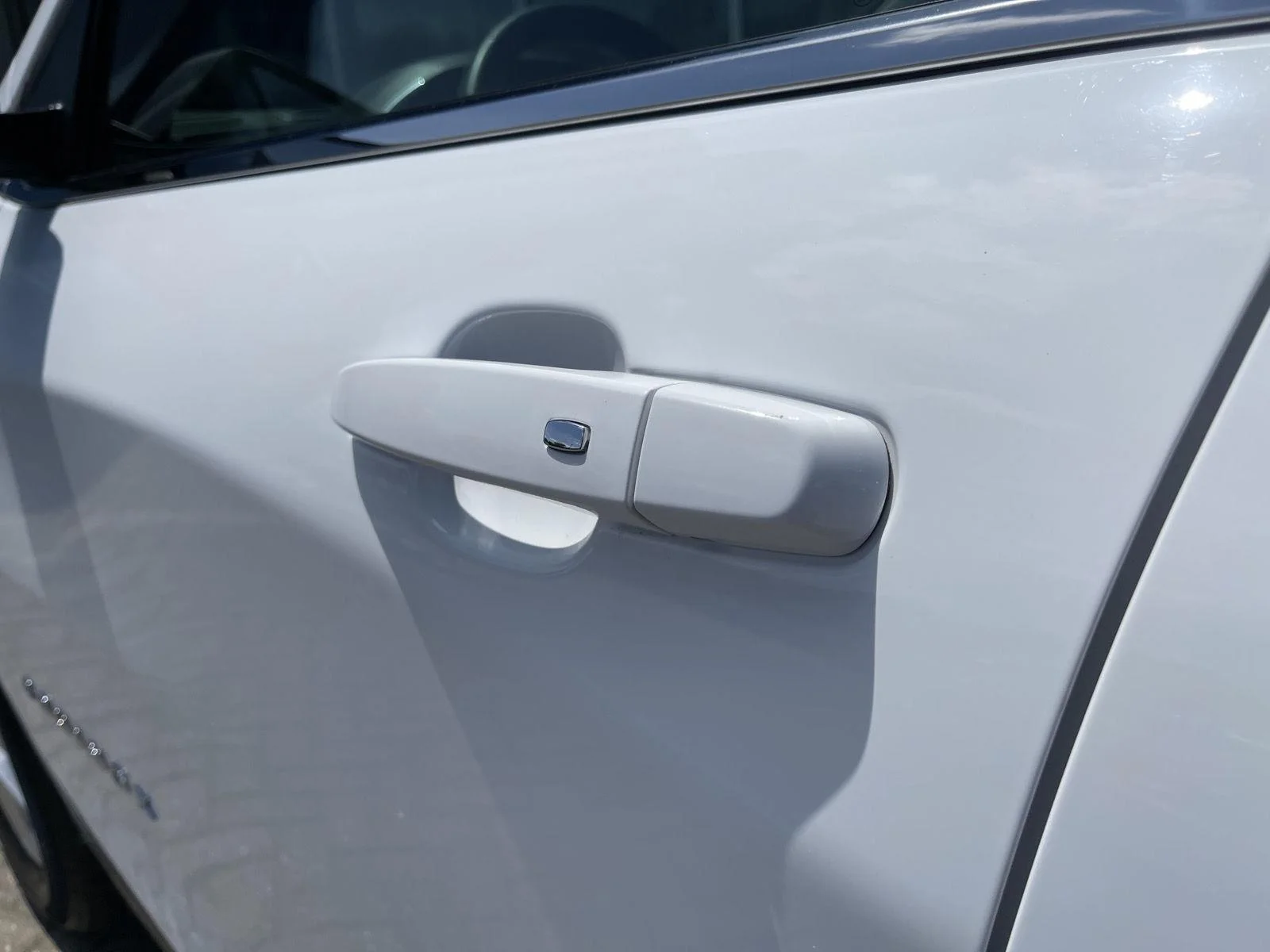 Used 2024 Summit White Chevrolet LT image 11