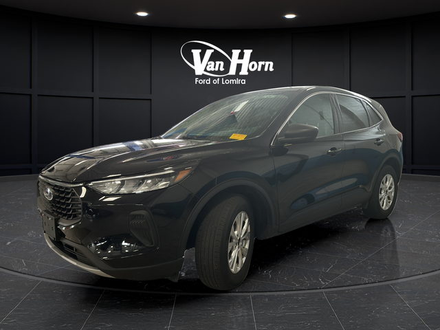 Used 2024 Agate Black Metallic Ford Active image 3