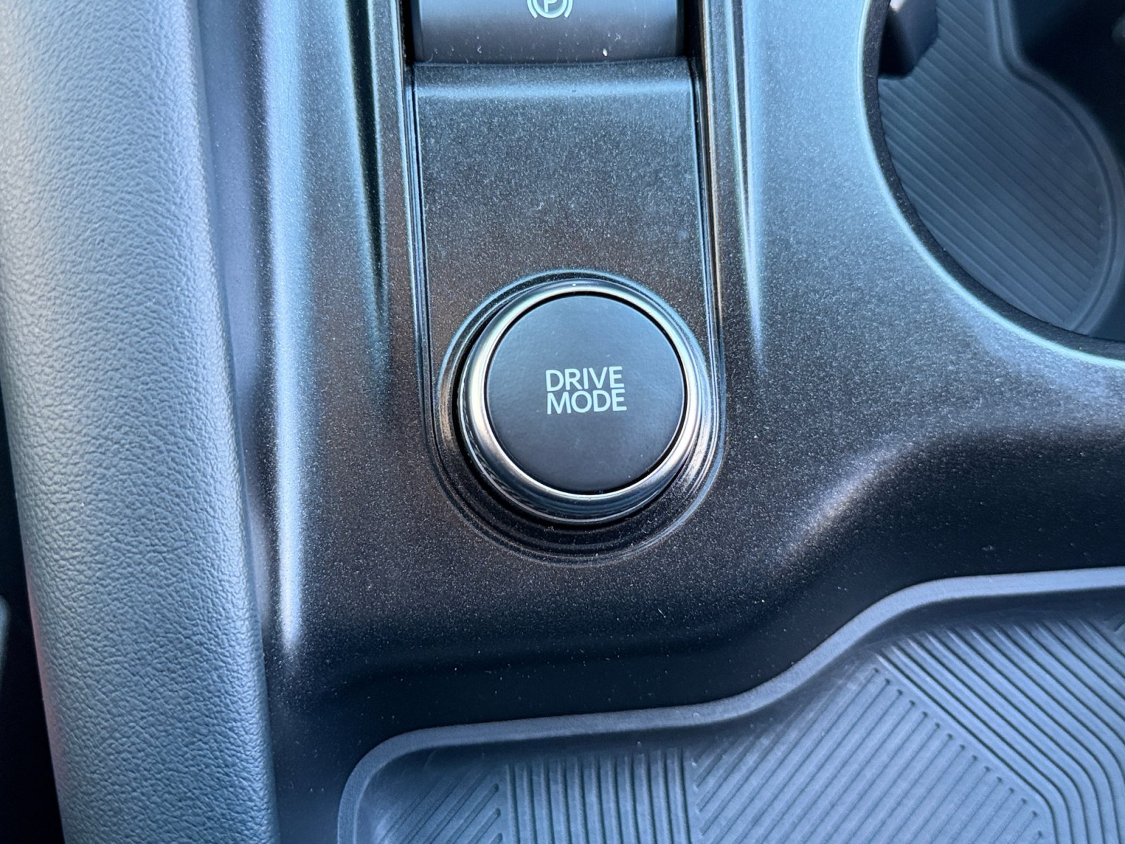 2025 Ford Explorer ST - Photo 24