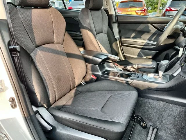 Used 2023 White Subaru Base image 26