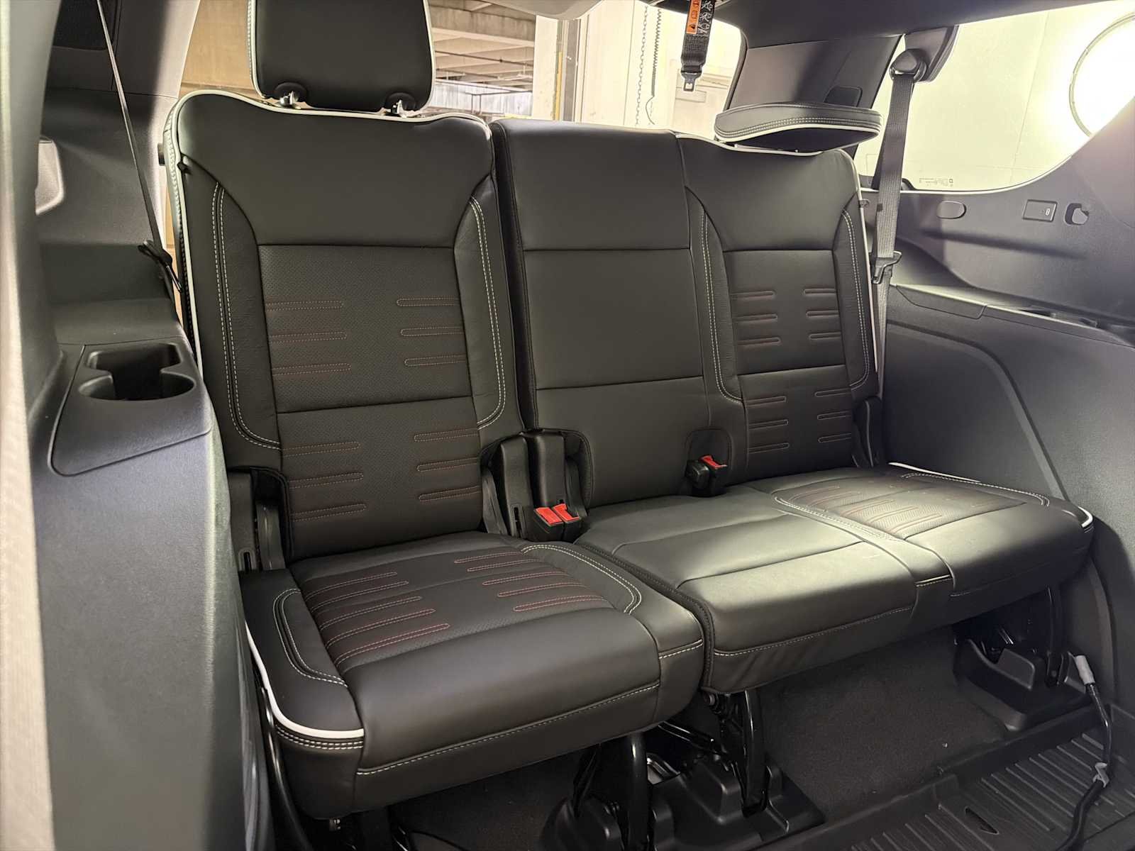 2026 GMC Yukon AT4 Ultimate - Photo 18