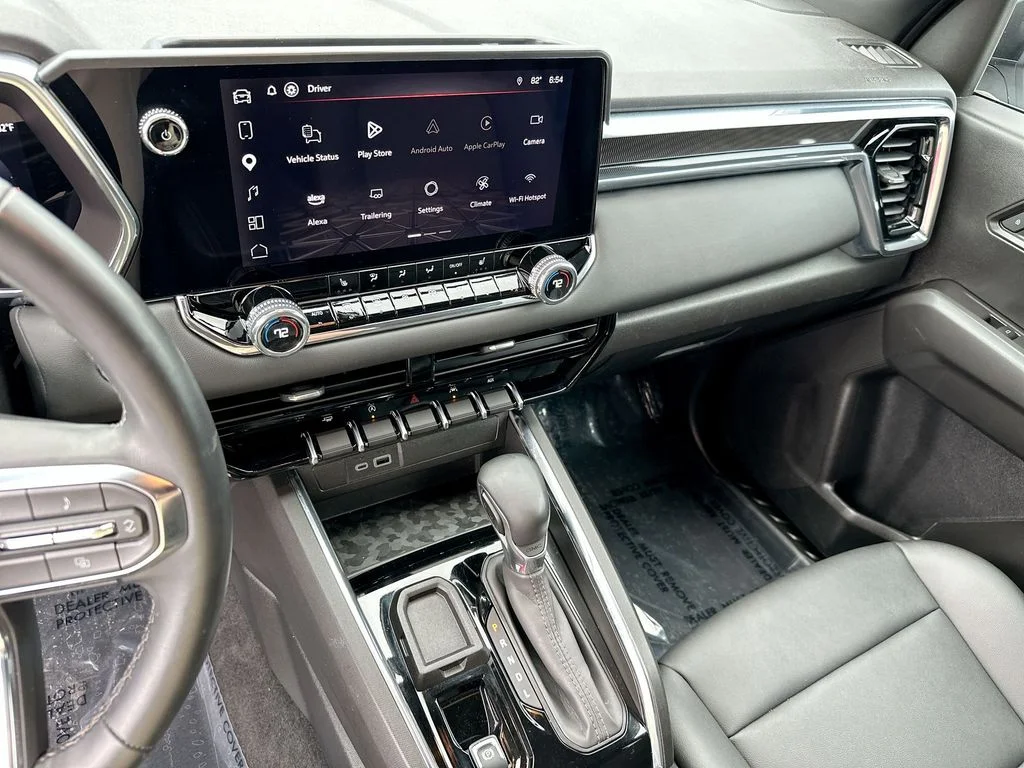 Used 2025 White GMC Elevation image 6