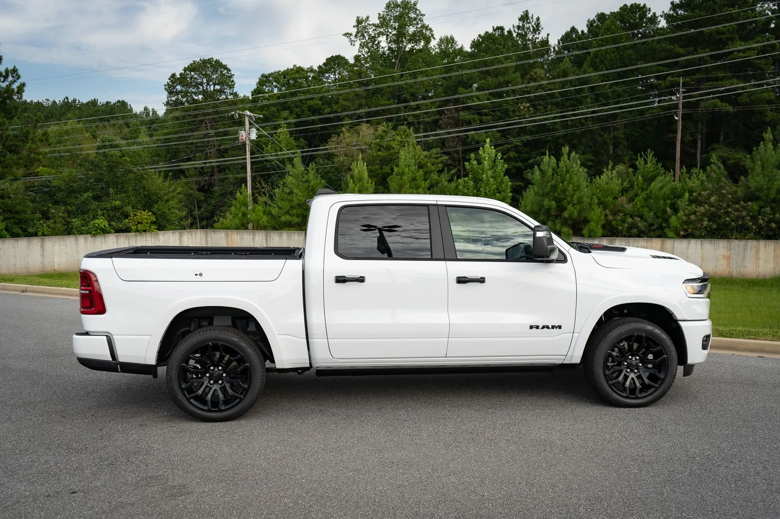 New 2026 Bright White Clear-Coat Exterior Paint RAM Limited image 21