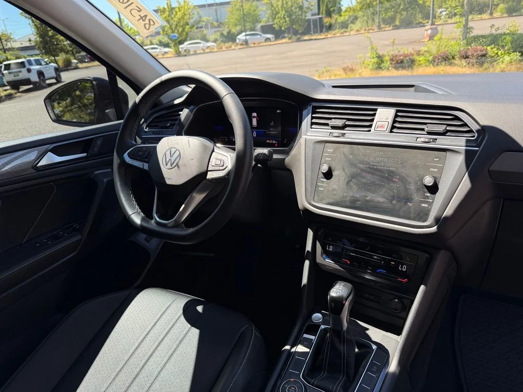Used 2022  Volkswagen 2.0T SE image 21