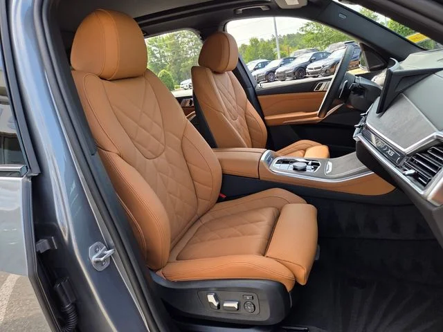 Used 2025 Gray BMW sDrive40i image 24