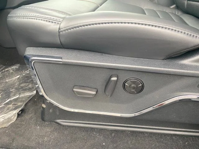 New 2026 Glacier Gray Metallic Tri-Coat Ford F-350® Platinum® image 15