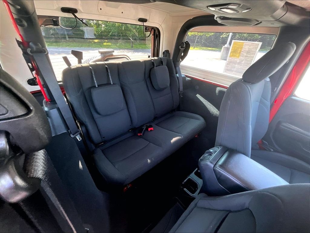 Used 2021 Red Jeep Sport S image 16