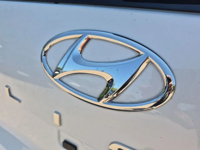 Used 2024 White Hyundai SEL image 30