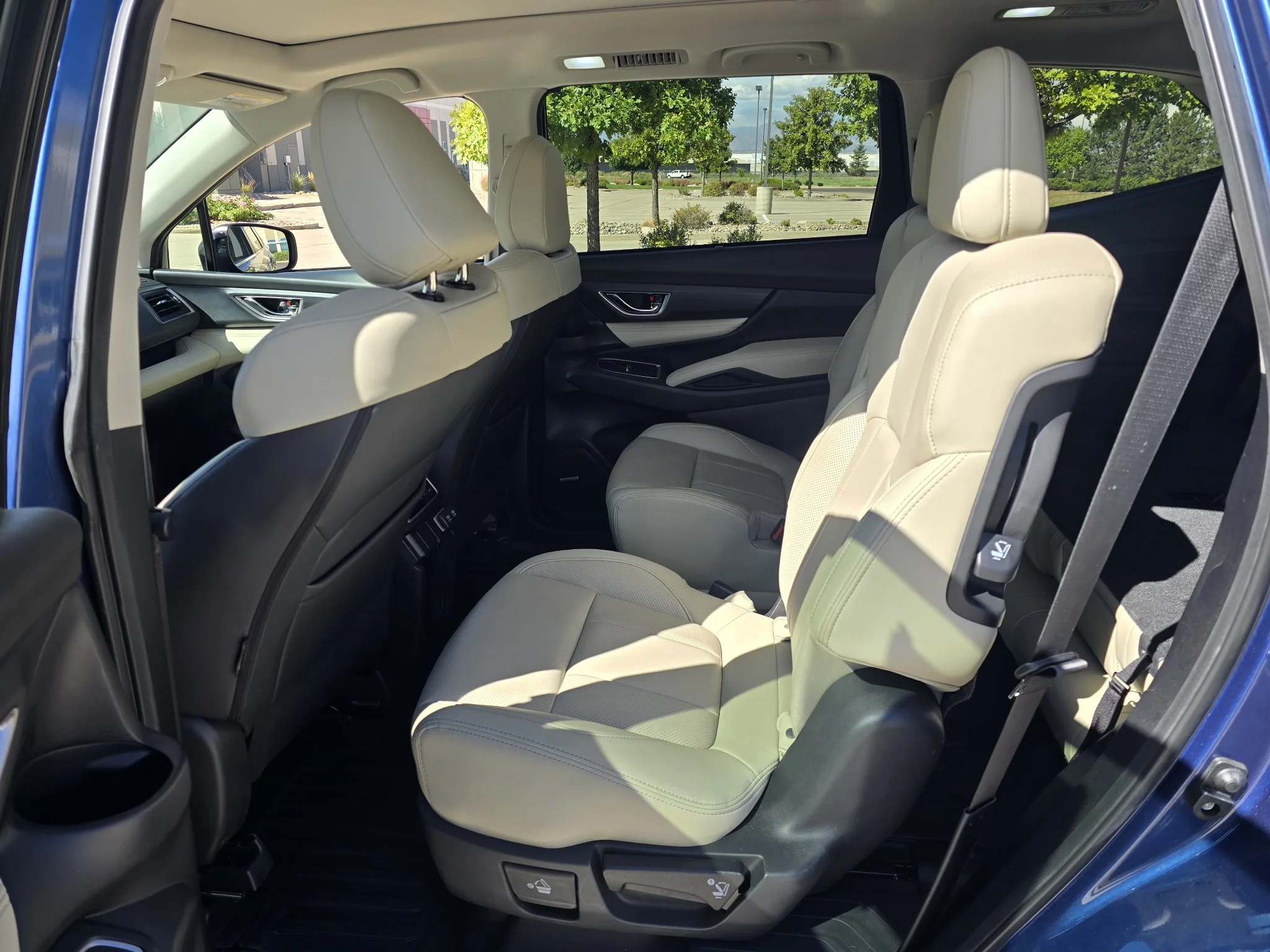 Used 2020 Abyss Blue Pearl Subaru Limited image 14
