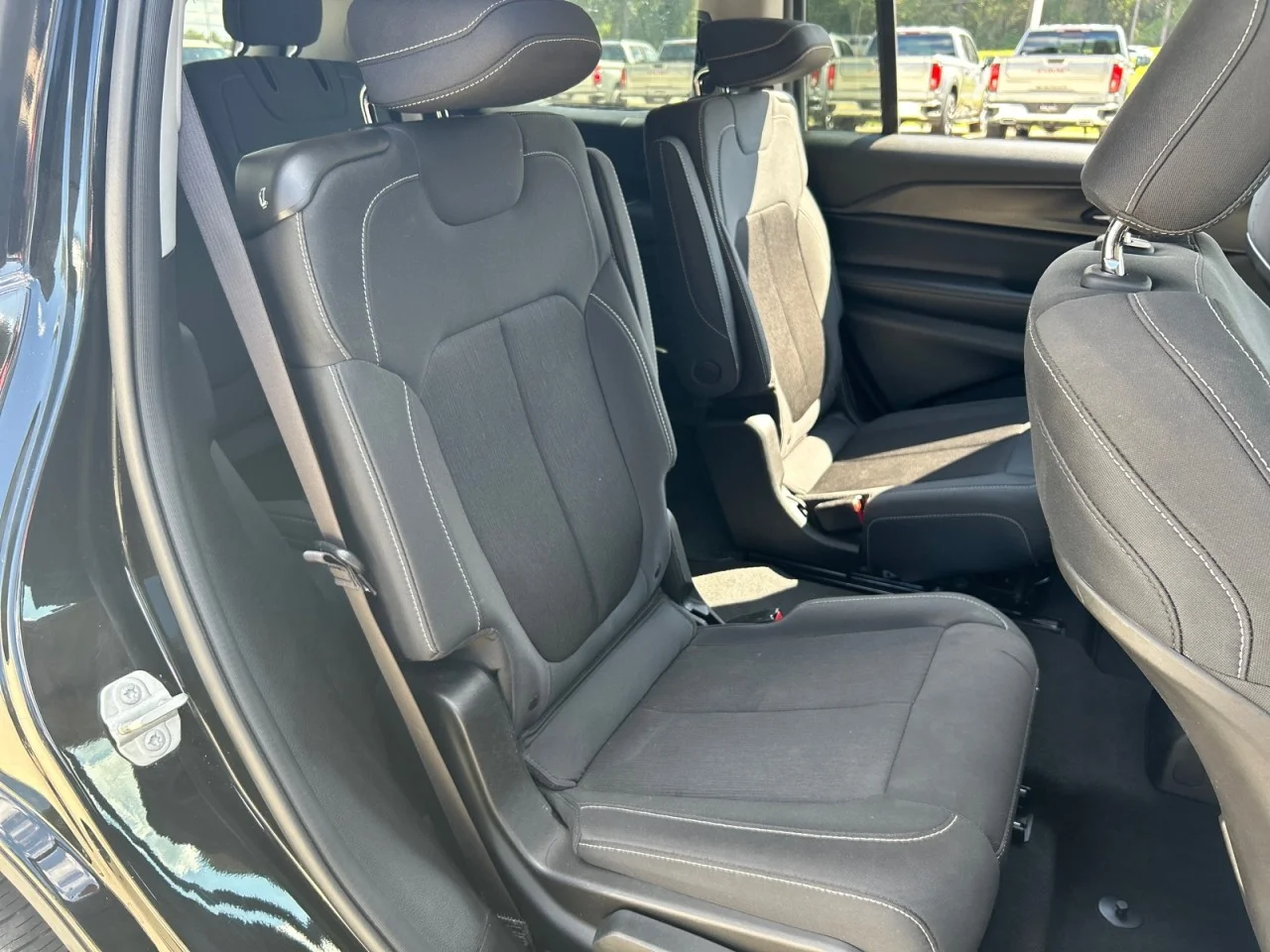 Used 2023 Black Jeep Laredo image 19