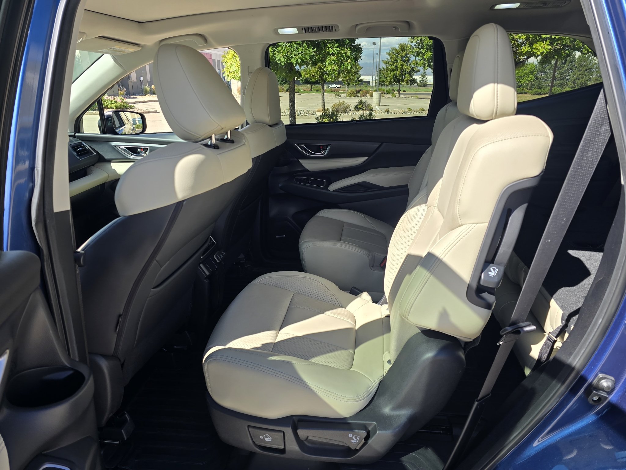 Used 2020 Abyss Blue Pearl Subaru Limited image 13