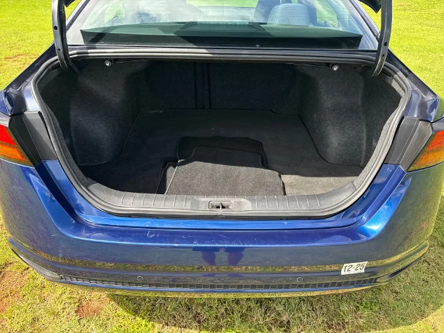 Used 2021 Blue Nissan 2.5 S image 18
