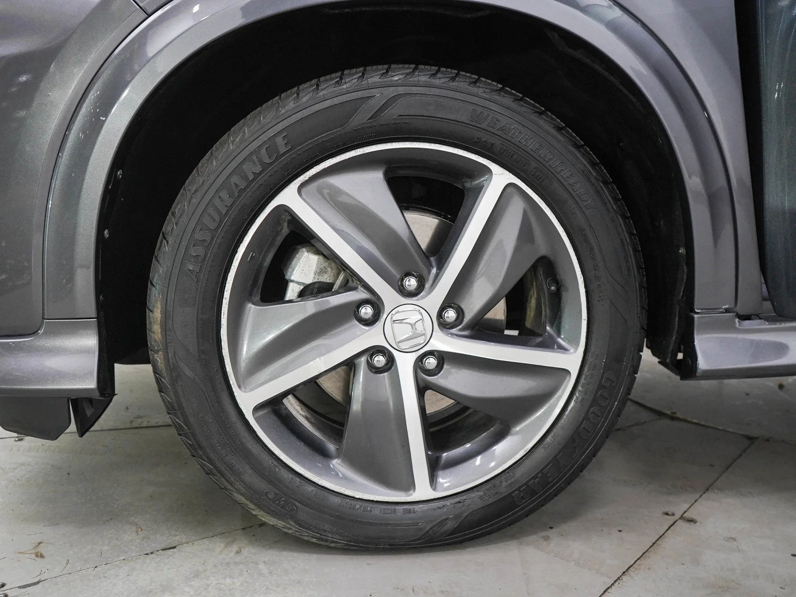 Used 2019  Honda 5D WAGON TOURING 4WD AUTO image 29