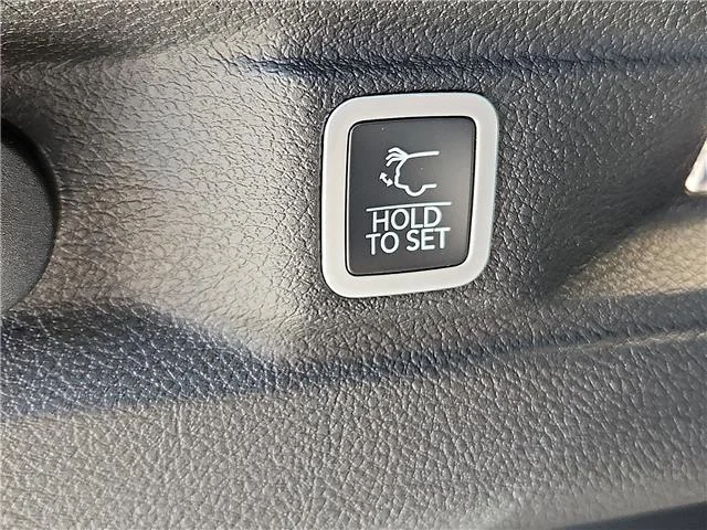 New 2026 White Jeep L LAREDO ALTITUDE 4X4 image 9