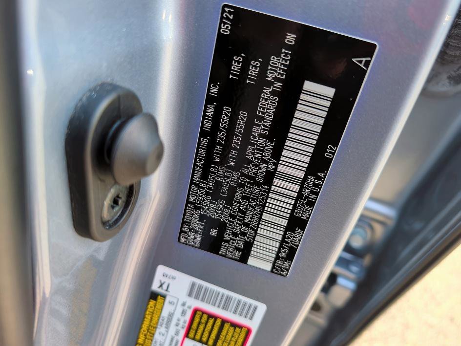 Used 2021 Moon Dust Toyota Platinum image 32